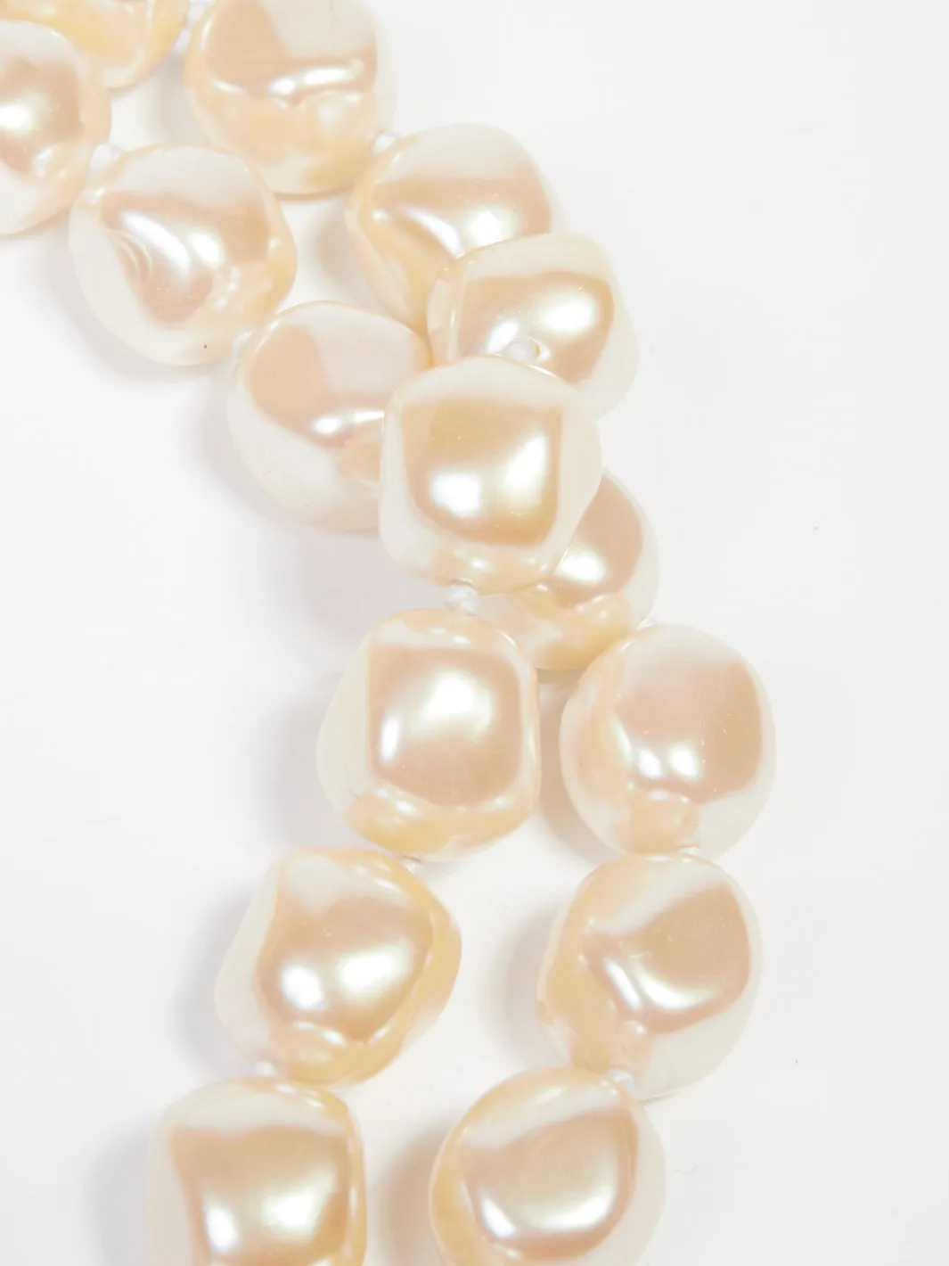 1980s Two-strand necklace in hand-knotted baroque pearls