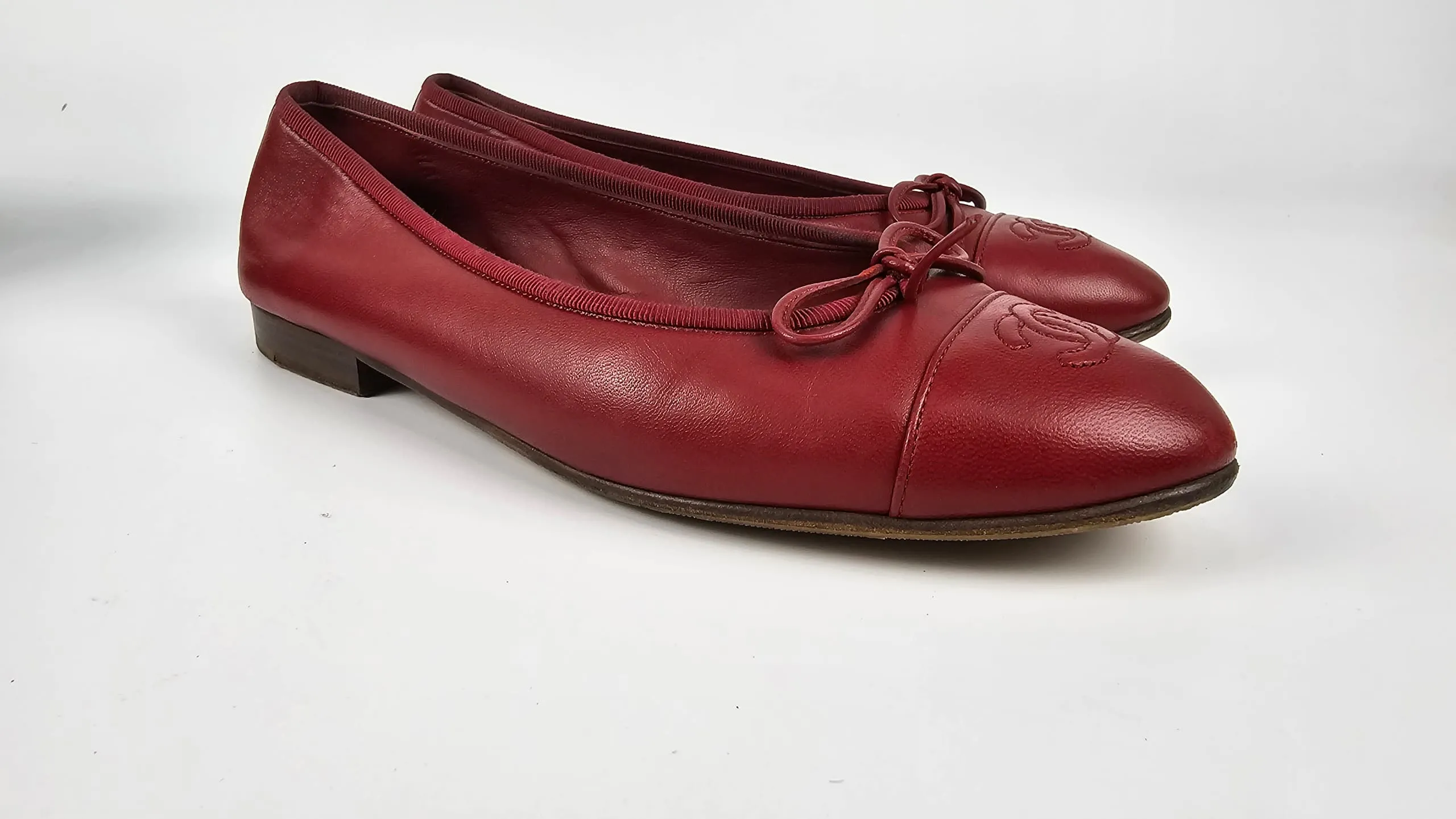 Classic Ballerina Flats in Burgundy Red