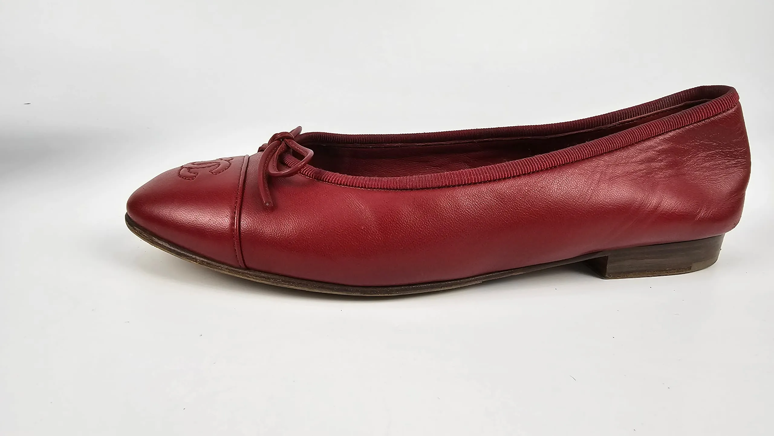 Classic Ballerina Flats in Burgundy Red