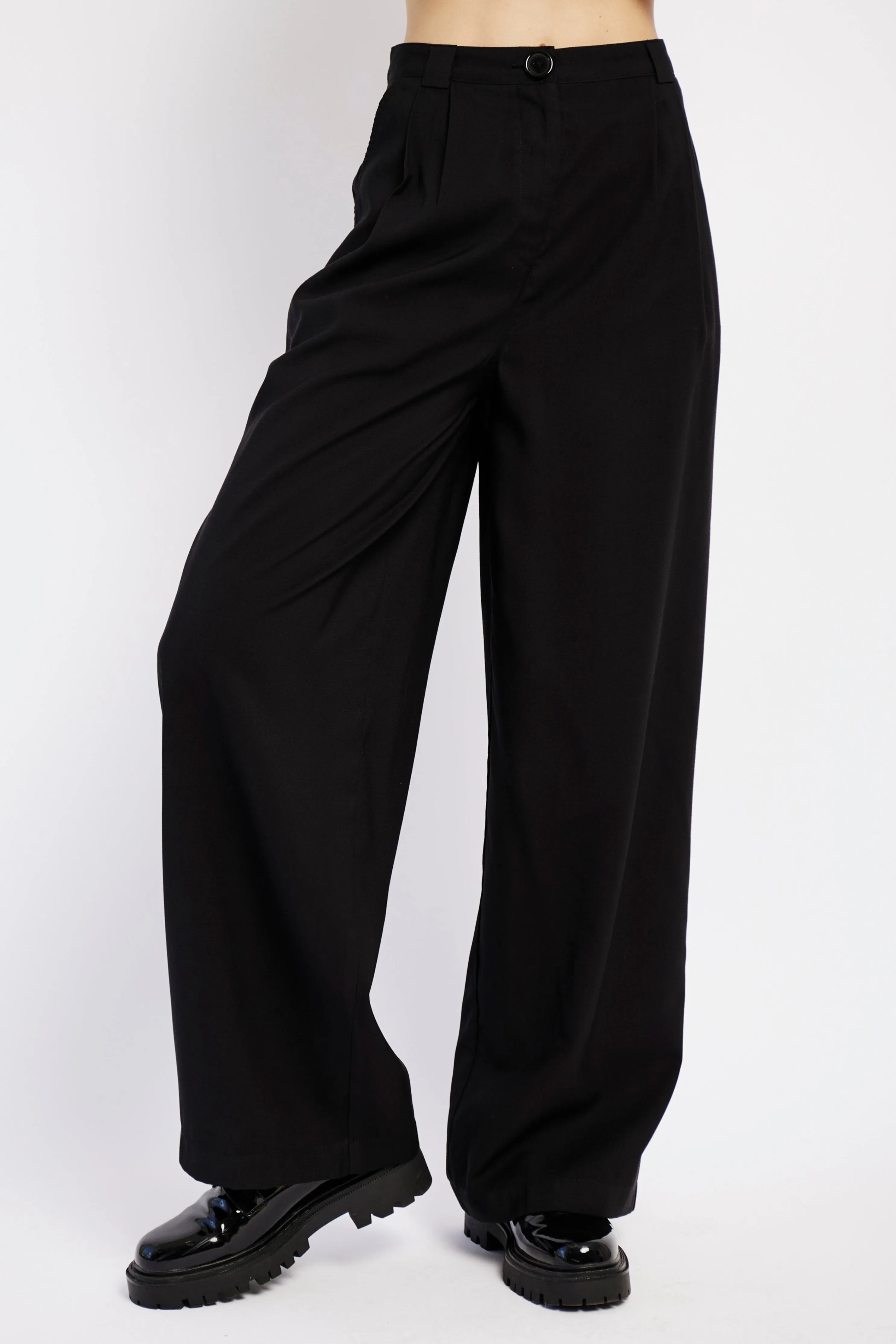 Puddle Pants in Black