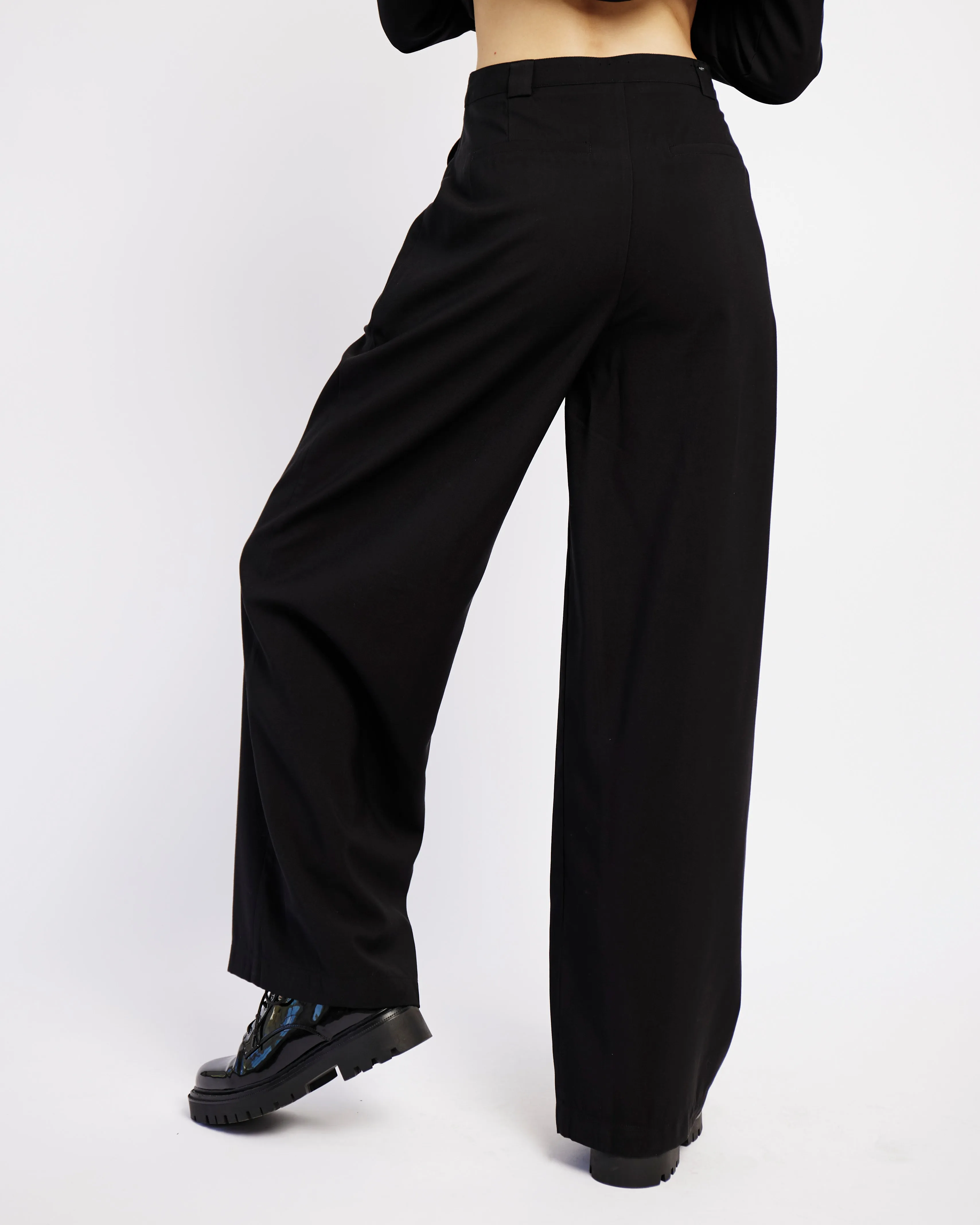 Puddle Pants in Black